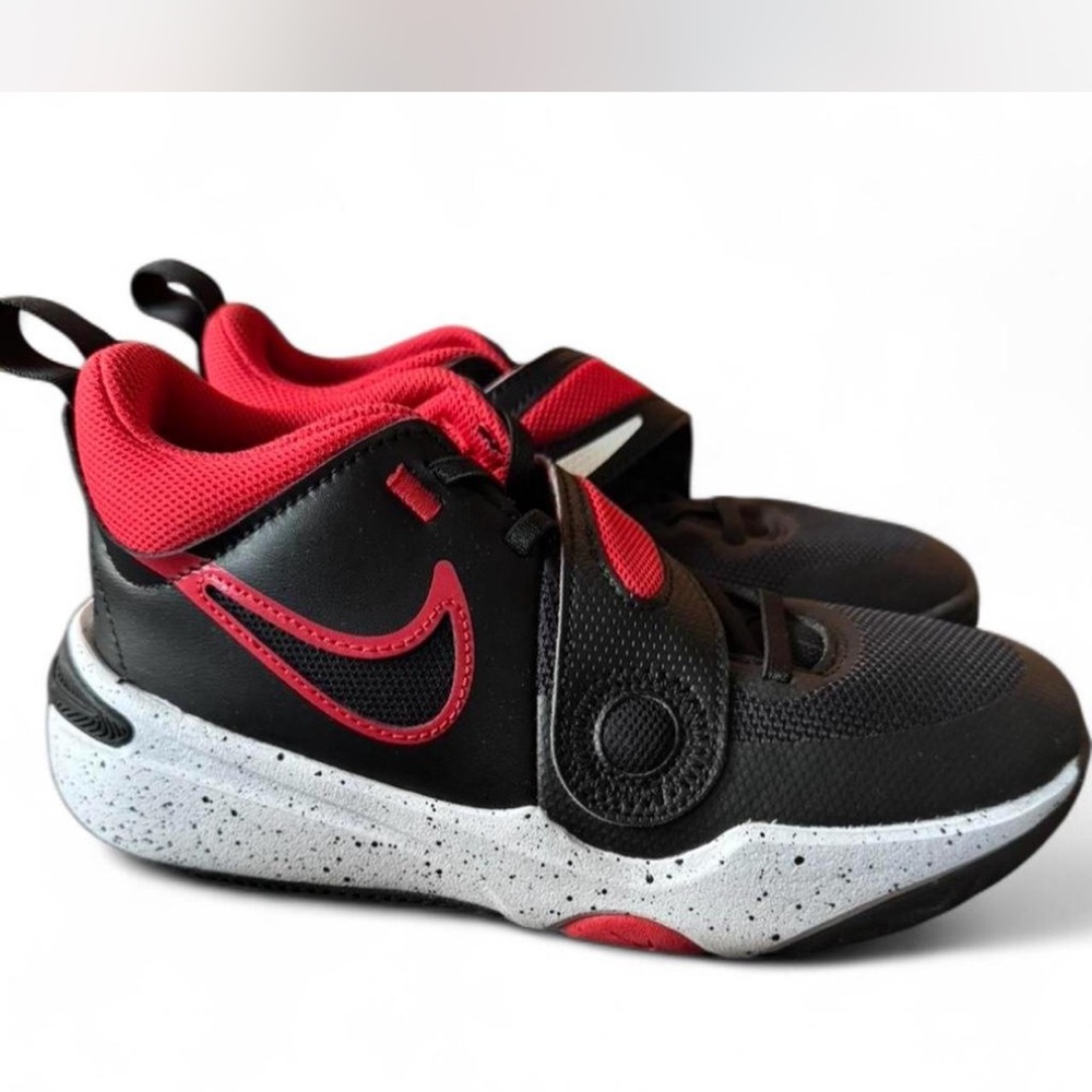 Nike Team Hustle Kids Basketball Sneakers Black Red Size 4Y
